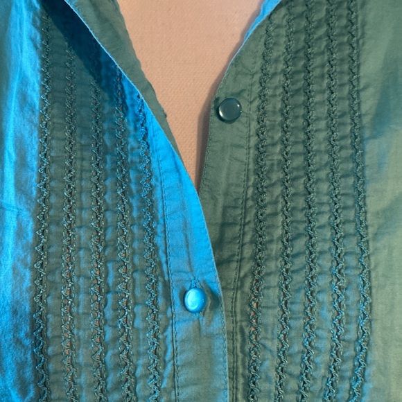 This turquoise!!! Love this top- just wish I was a small!!! - Picture 3 of 8